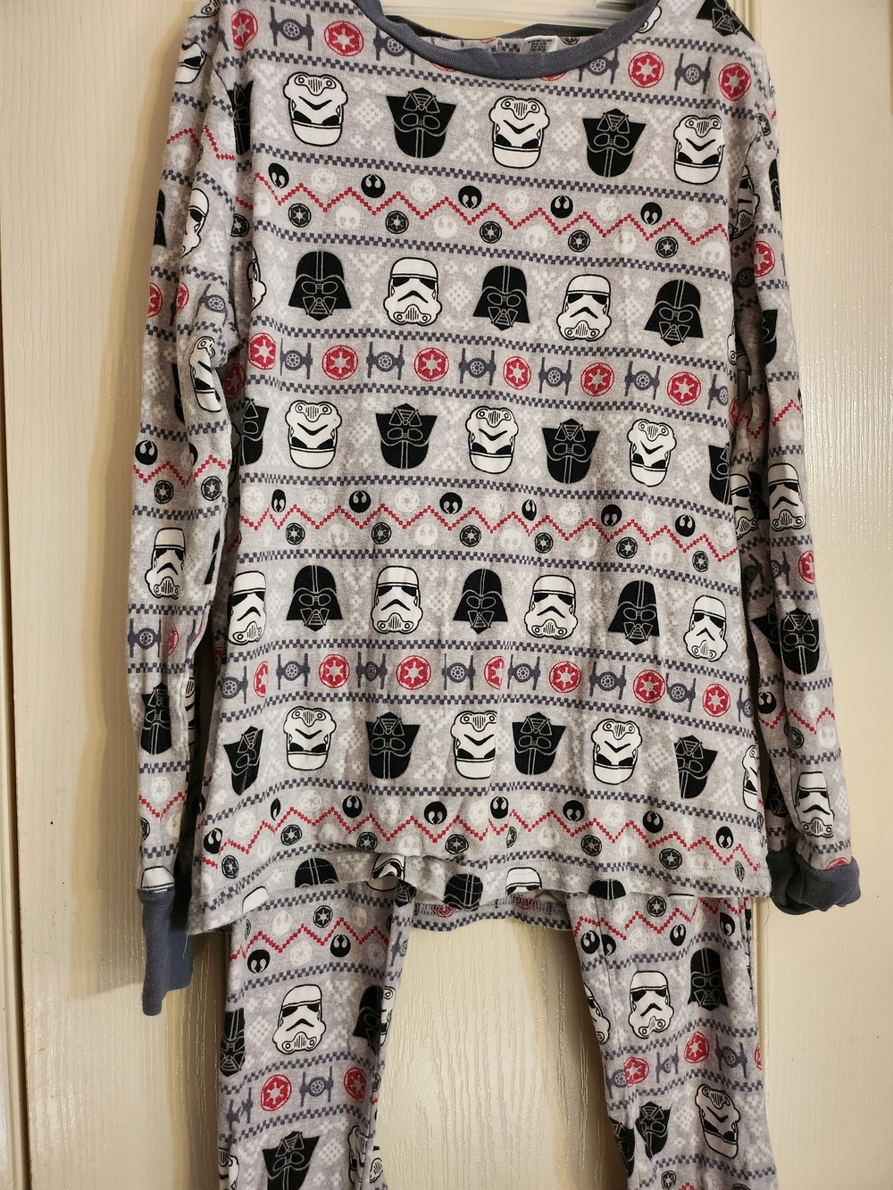 Star Wars Kids Grey & Black Character Print Pajama Set